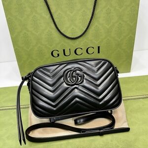 <AUTHENTIC>Gucci GG Marmont Small Camera Bag in Black